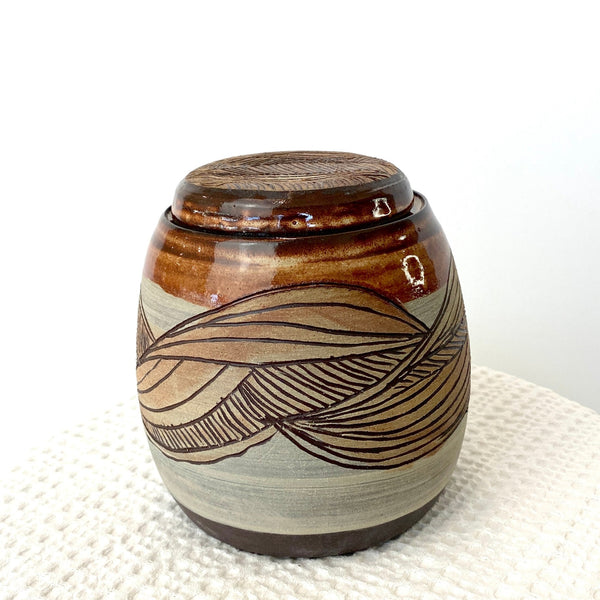 Carved Jar: Riselka